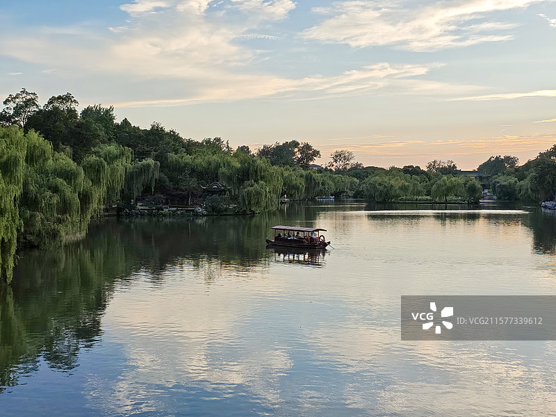 雨过天晴，瘦西湖园林风光图片素材