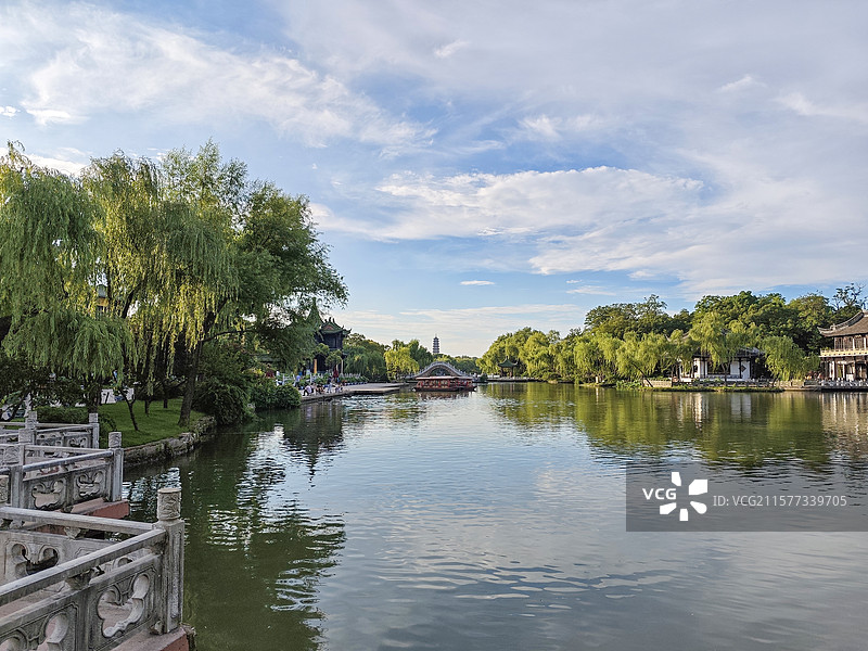 雨过天晴，瘦西湖园林风光图片素材