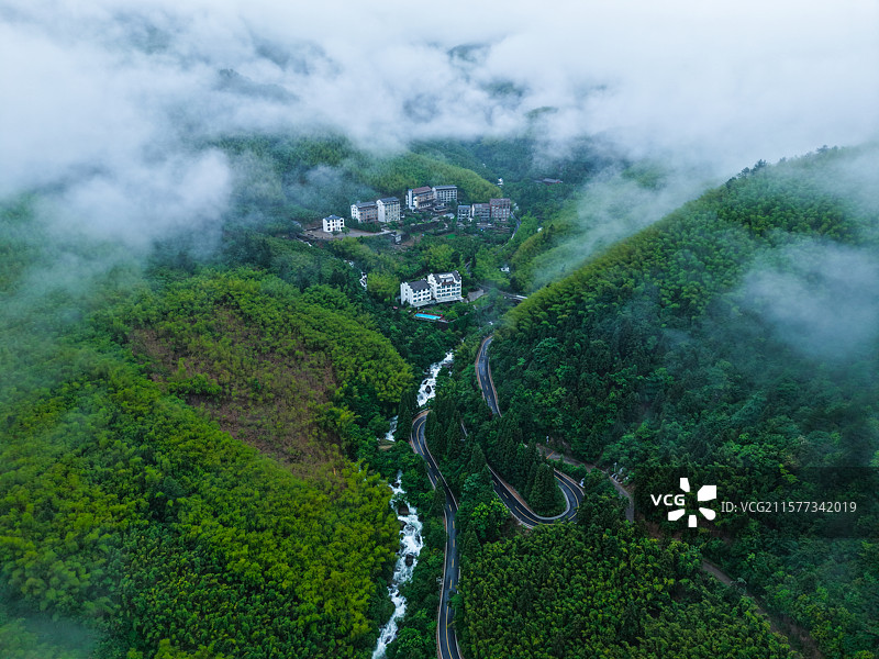 航拍浙江杭州天目山云雾仙境图片素材