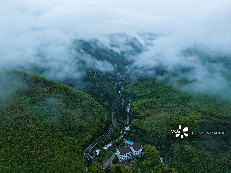 航拍浙江杭州天目山云雾仙境图片素材