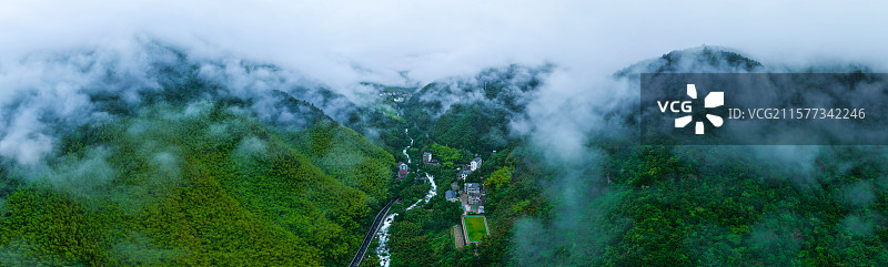 航拍浙江杭州天目山云雾仙境图片素材