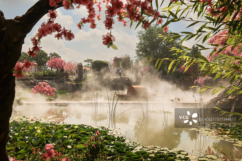 临沂沂水天上王城景区幻彩天池图片素材