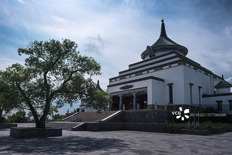 内蒙古乌兰浩特市成吉思汗庙正殿外景图片素材