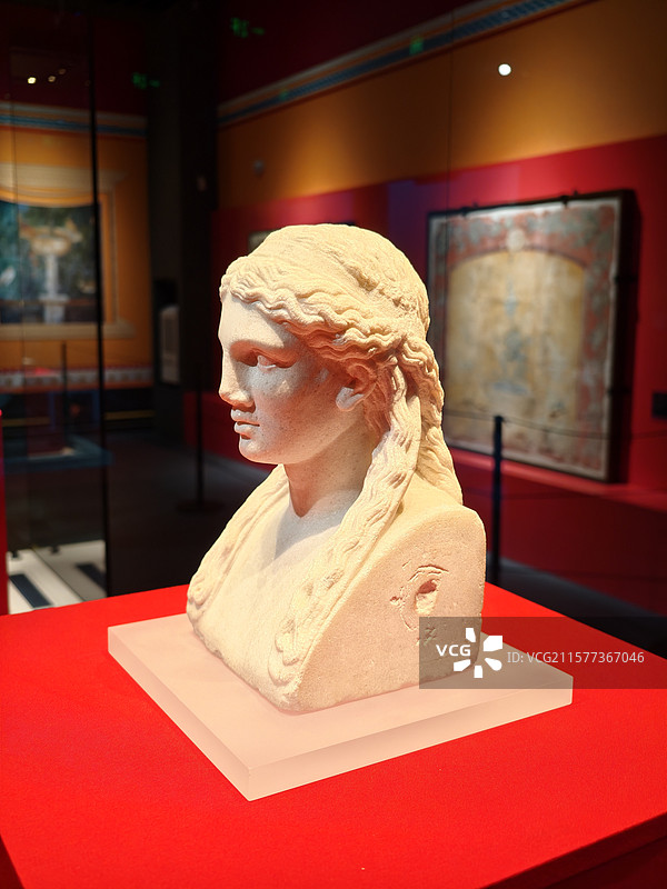 庞贝文物特展大理石作品《古风头部雕像》图片素材