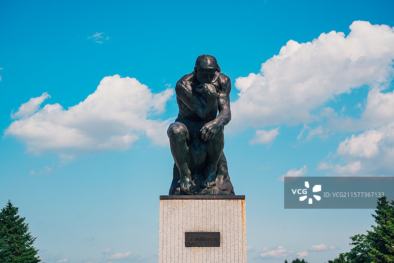 长春世界雕塑园罗丹广场  雕塑大师罗丹雕塑作品：《思想者》图片素材