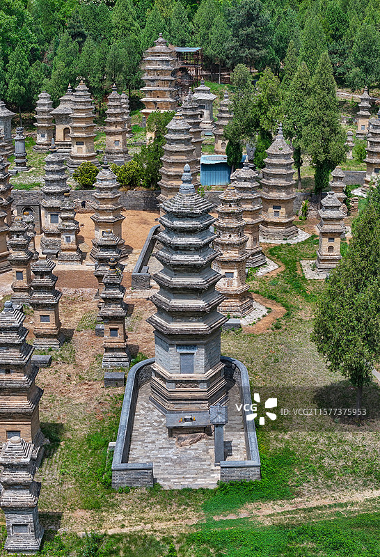 河南省郑州市登封市少室山嵩山少林寺塔林图片素材