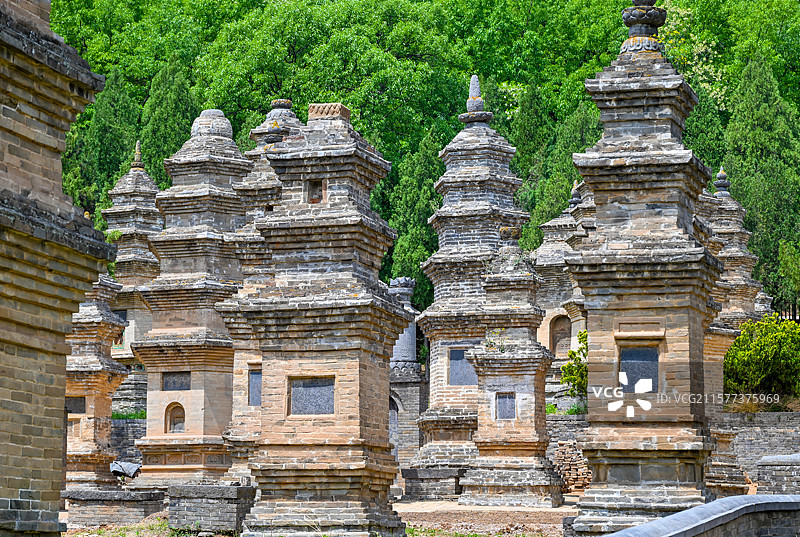 河南省郑州市登封市少室山嵩山少林寺塔林图片素材
