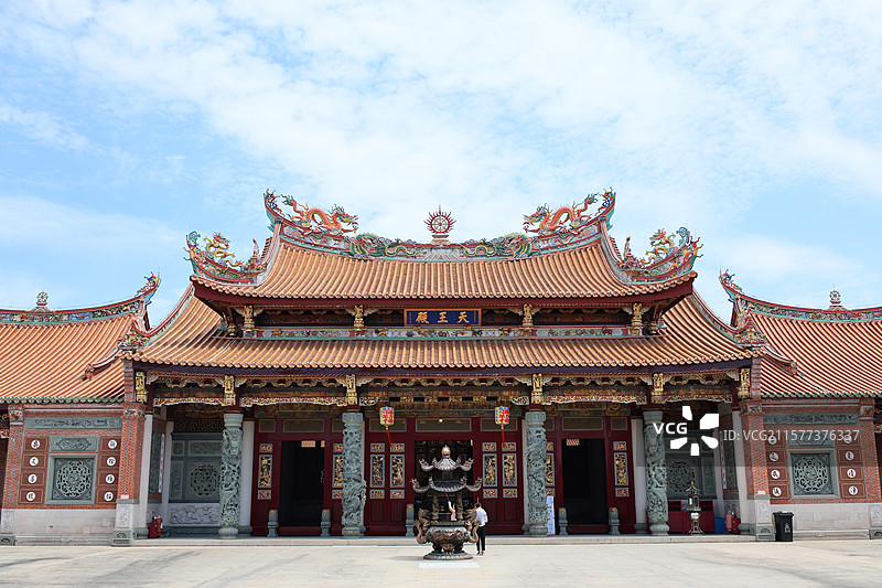 妈祖庙潮汕建筑剪瓷雕金顶寺庙特写图片素材