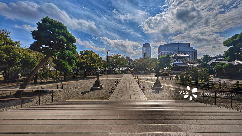 日本东京护国寺位于文京区，建于 1681 年，属真言宗丰山派，有诸多文化财，每月 18 日开放本堂，图片素材