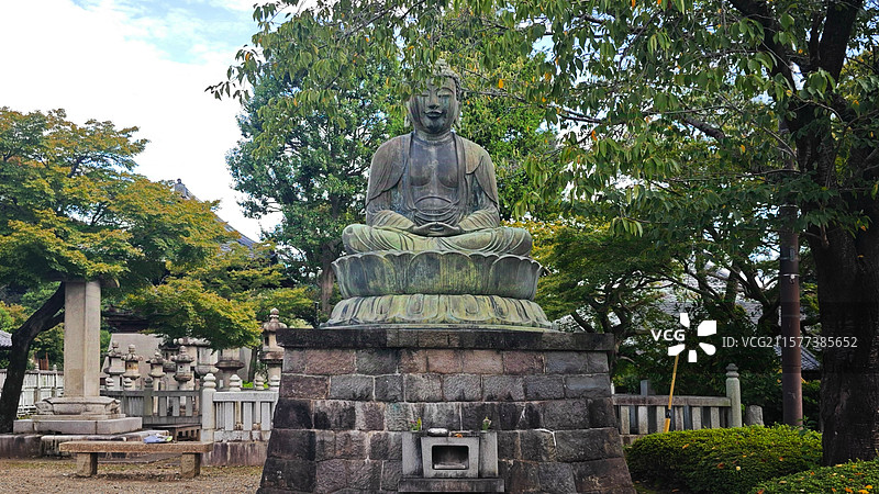 日本东京护国寺位于文京区，建于 1681 年，属真言宗丰山派，有诸多文化财，每月 18 日开放本堂，图片素材