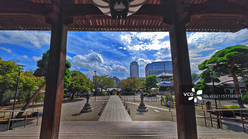 日本东京护国寺位于文京区，建于 1681 年，属真言宗丰山派，有诸多文化财，每月 18 日开放本堂，图片素材