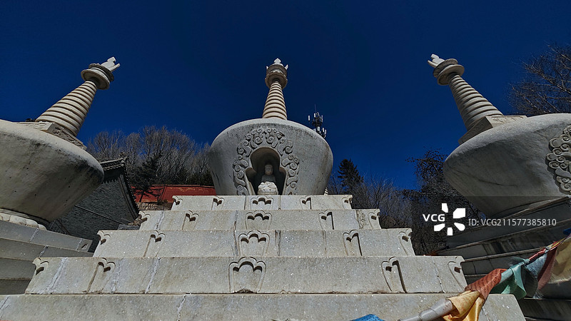 五台山集福寺位于台怀镇，始建于清，属藏传佛教寺院，寺内供奉弥勒佛等，建筑兼具汉藏风格，环境清幽，是礼图片素材