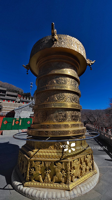 五台山集福寺位于台怀镇，始建于清，属藏传佛教寺院，寺内供奉弥勒佛等，建筑兼具汉藏风格，环境清幽，是礼图片素材