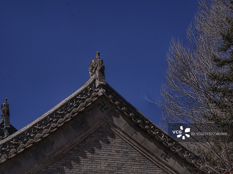 五台山集福寺位于台怀镇，始建于清，属藏传佛教寺院，寺内供奉弥勒佛等，建筑兼具汉藏风格，环境清幽，是礼图片素材