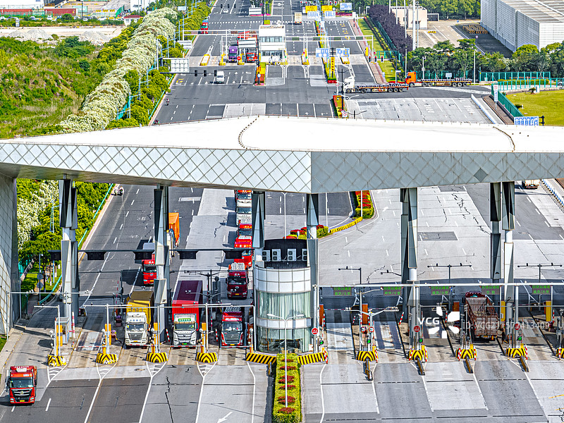 上海临港自贸区跨境物流货运 洋山特殊综合保税区海关口岸 洋山特保区2号口检查站图片素材