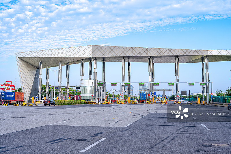 上海临港自贸区跨境物流货运 洋山特殊综合保税区海关口岸 洋山特保区2号口检查站图片素材