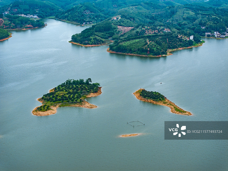 广西钦州市灵山县灵东水库湖心岛风光图片素材