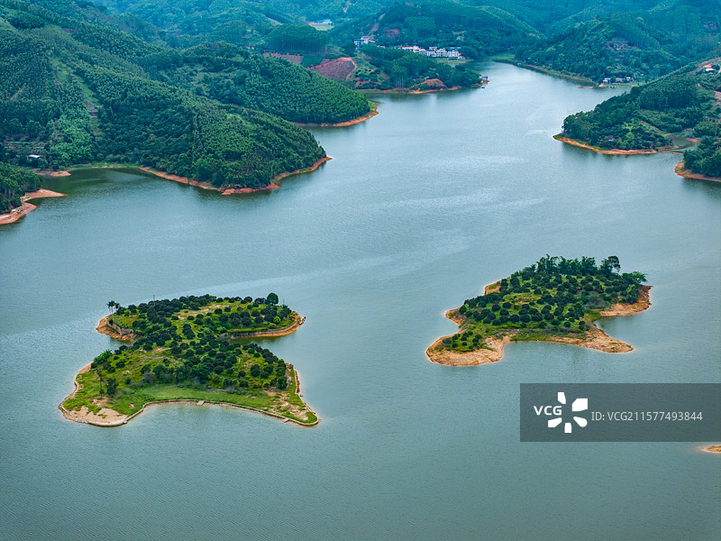 广西钦州市灵山县灵东水库湖心岛风光图片素材