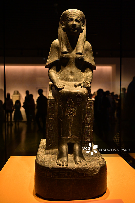 舍本索普度特坐像-第22王朝-花岗闪长岩图片素材