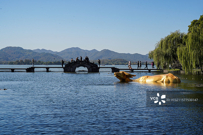 浙江杭州西湖金牛出水图片素材