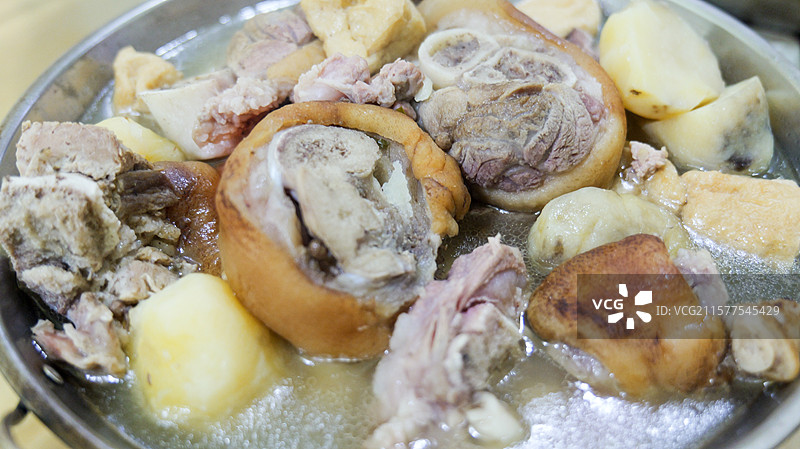 腊猪蹄炖白萝卜图片素材