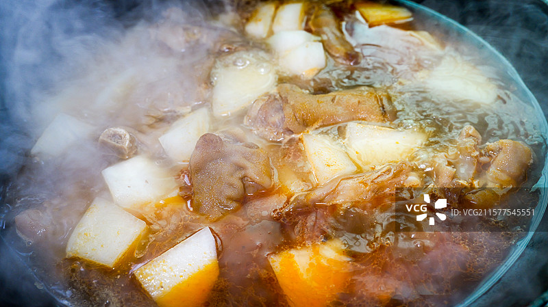 腊猪蹄炖白萝卜图片素材