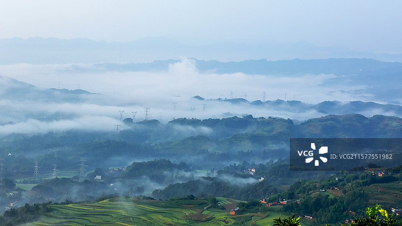 宜宾横江古镇晨雾缭绕高山沟壑梦幻景致图片素材