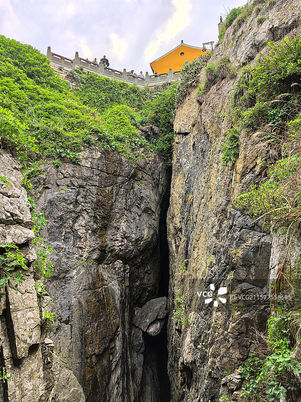 普陀山梵音洞悬崖洞穴风光图片素材