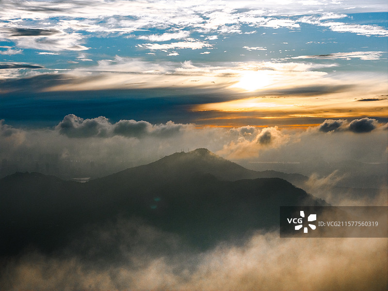 南京紫金山头陀岭日落云海图片素材