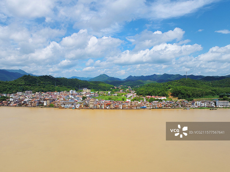 航拍广东省四会市石狗镇全貌及绥江江景图片素材