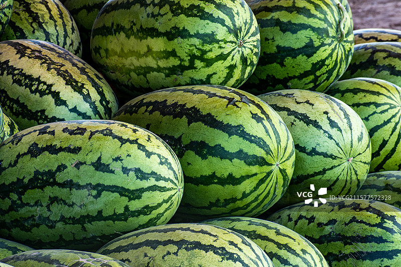 新疆西瓜、新疆水果、彩虹西瓜、红西瓜、图片素材
