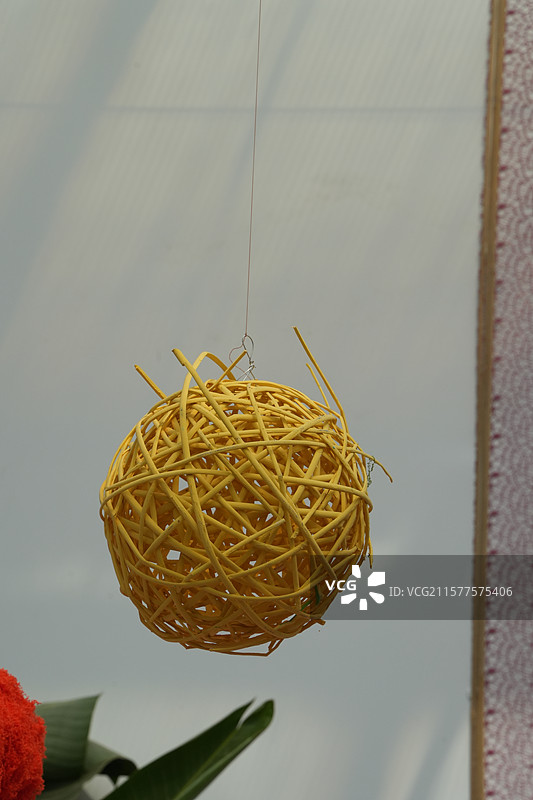 潍坊寿光蔬菜博览会上的主编藤球装饰物图片素材