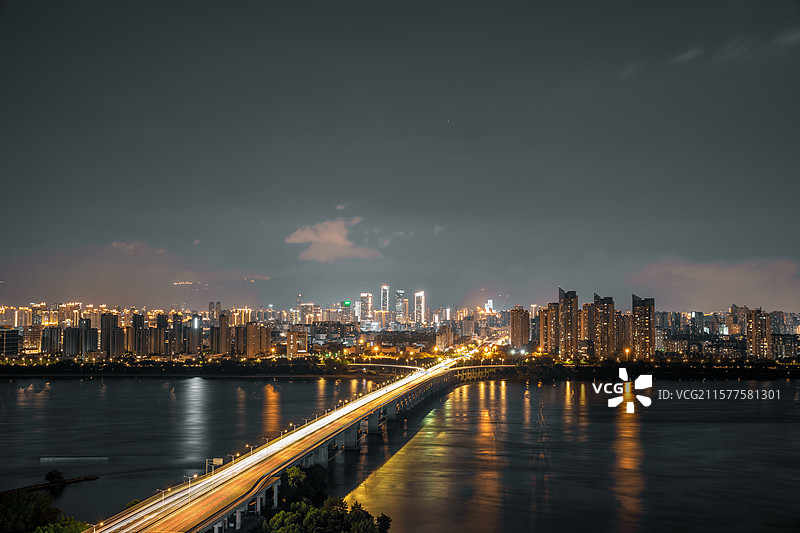 远眺福州市中心，乌龙江，鼓山，橘园洲大桥图片素材