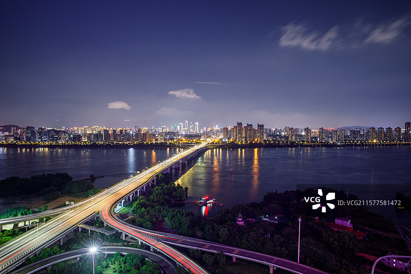 远眺福州市中心，乌龙江，鼓山，橘园洲大桥图片素材