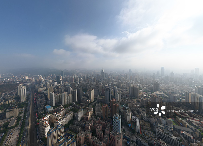 晨雾中的兰州图片素材