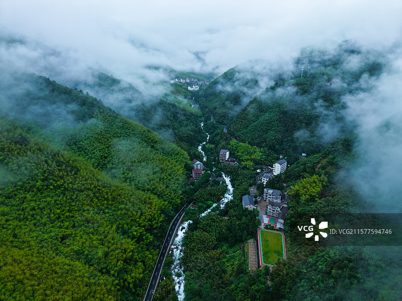 航拍浙江杭州天目山云雾仙境图片素材
