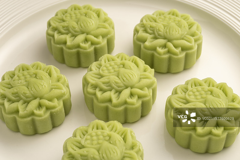 荷花糕抹茶冰皮月饼绿色糕点绿豆糕中式点心图片素材