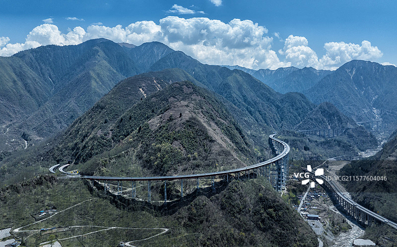 四川雅西高速双螺旋隧道图片素材
