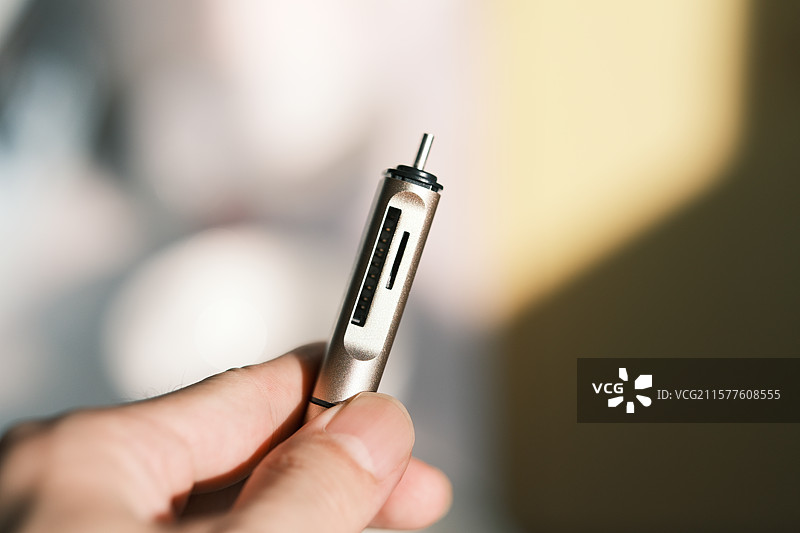 手持 Type - C 金属便携数码配件图片素材