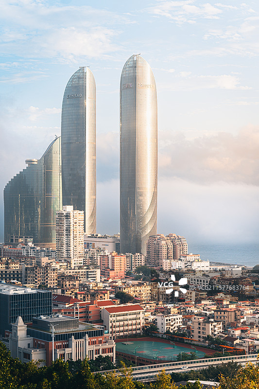 春日双子塔图片素材