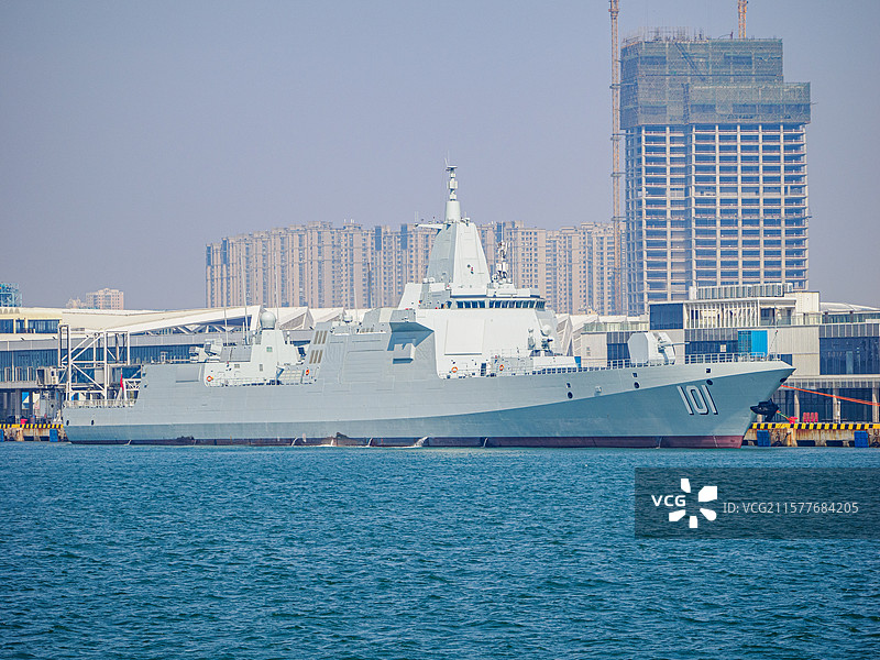 055驱逐舰南昌号图片素材