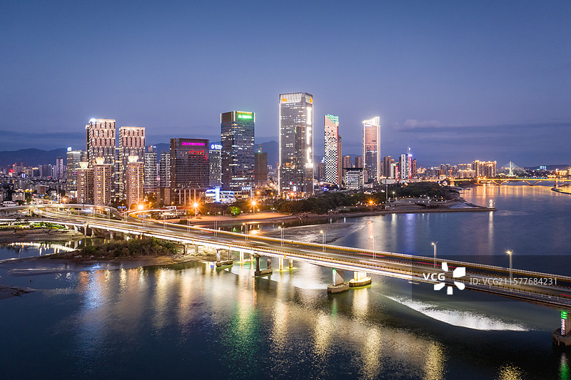 福建福州闽江城市天际线夜景风光航拍图片素材