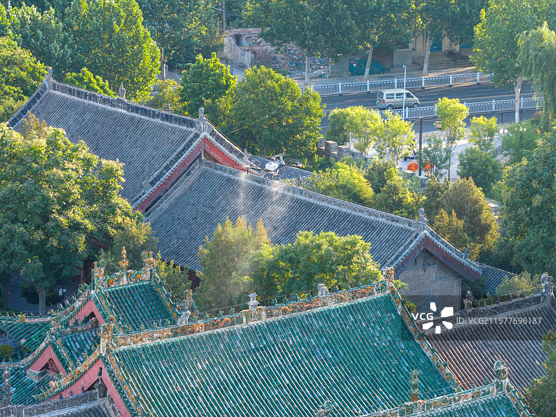 河南周口 关帝庙 古建筑 无人机 喷洒除草剂 无人机除草 作业图片素材