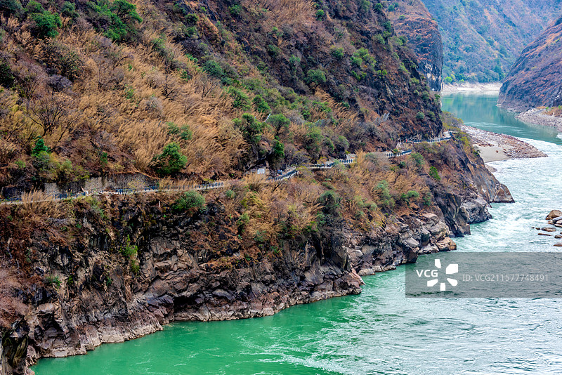 中国云南迪庆香格里拉虎跳峡峡谷风光图片素材
