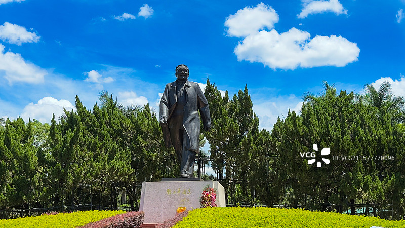 深圳莲花山公园邓小平雕塑图片素材