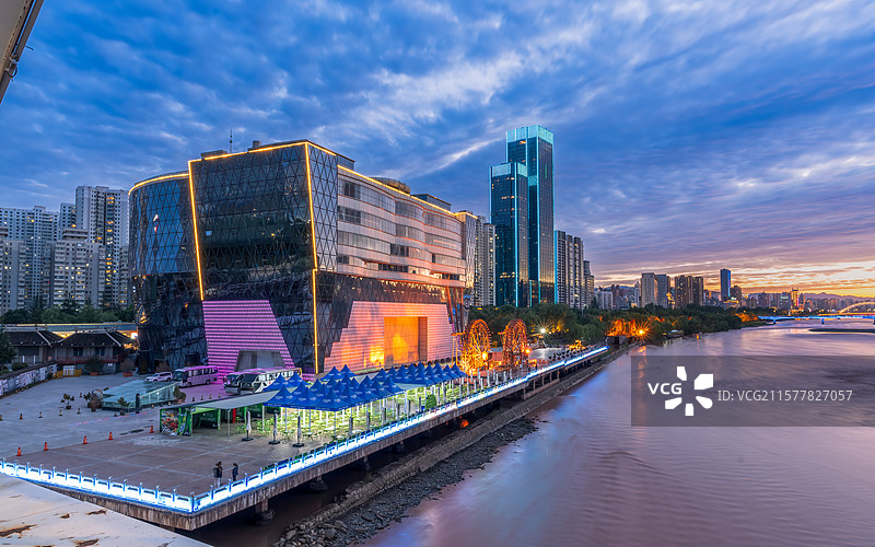 兰州20250704的晚霞火烧云图片素材