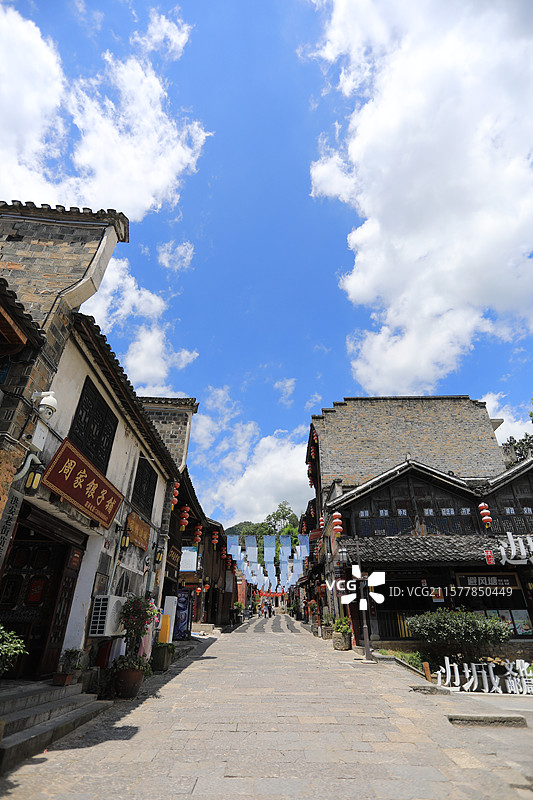 洪安古镇夏日景美图片素材