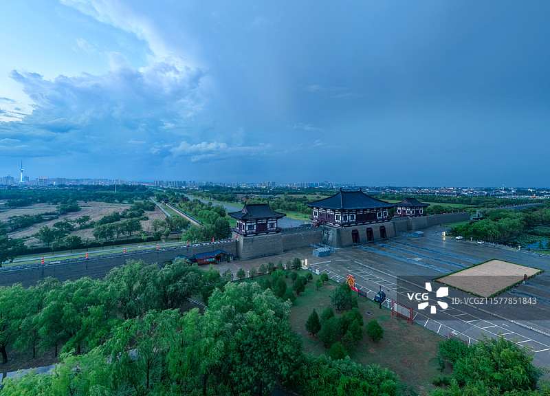 河南洛阳：强对流天气过后，晴空万里图片素材