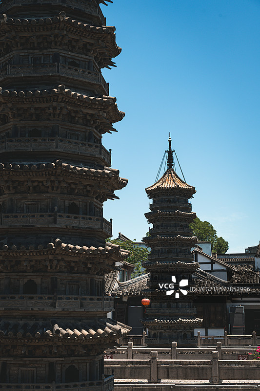 上海嘉定南翔老街双塔图片素材