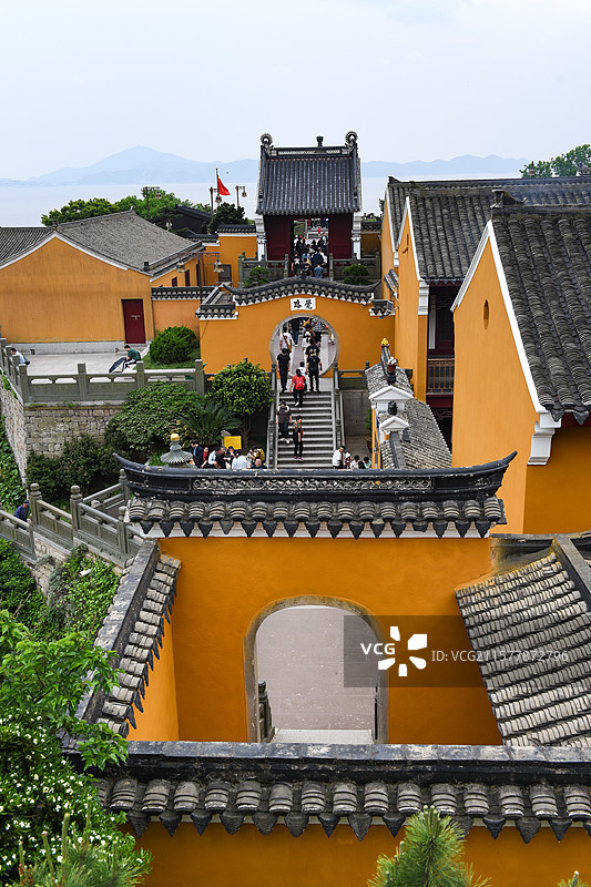 普陀山梵音洞寺庙古建筑群近景图片素材